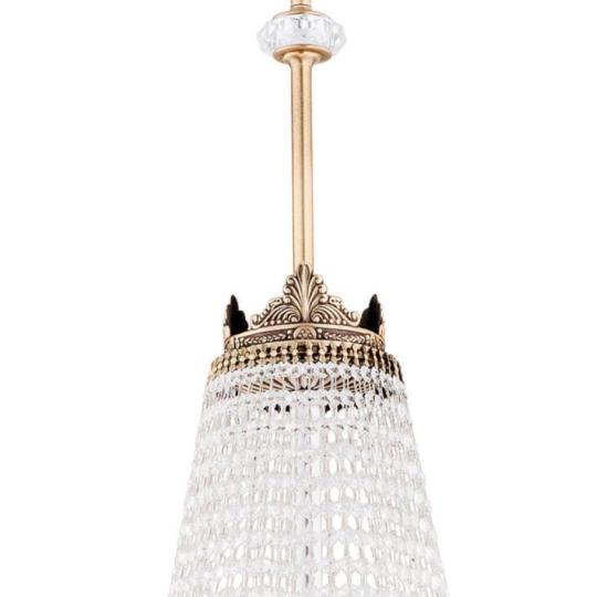 antikny rez krystalovy luster velky luxusny elegantny obyvacka vila zamok salon osvetlenie obciansky klasicky lampa.jpg